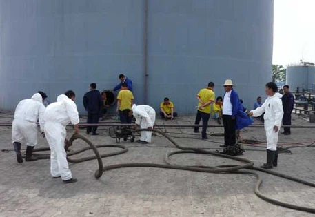 Oil Storage Tank Cleaning Oil Storage Tank Cleaning